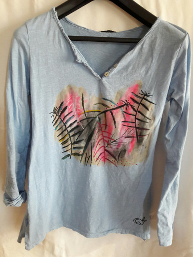 Φτερες σε γαλαζιο φοντο